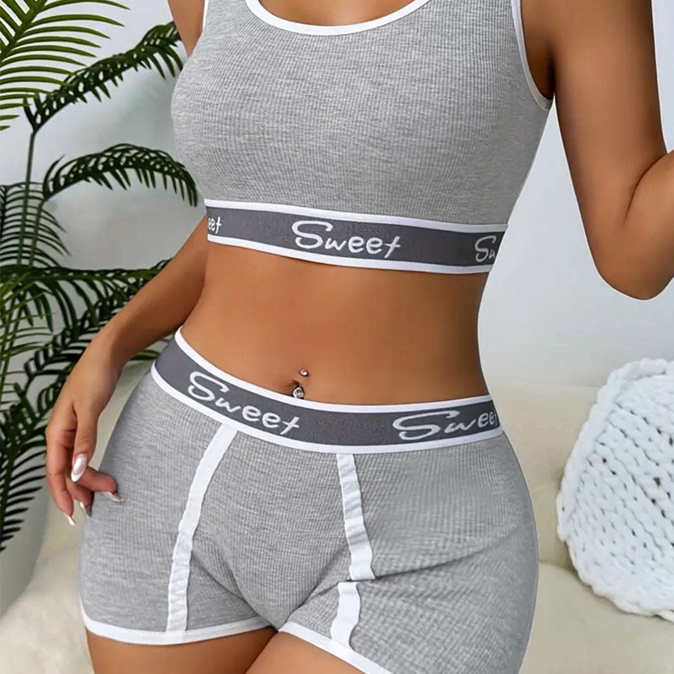 Sporty-chic 2-piece womens' underwear set