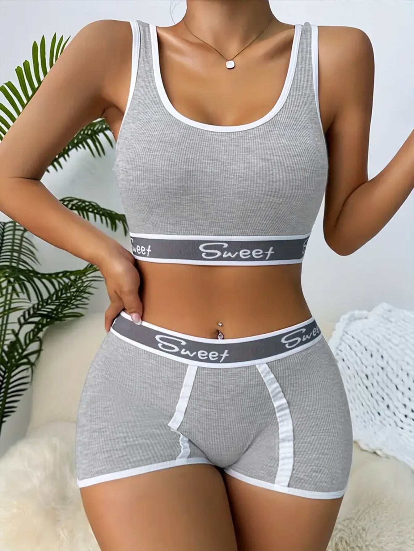 Sporty-chic 2-piece womens' underwear set